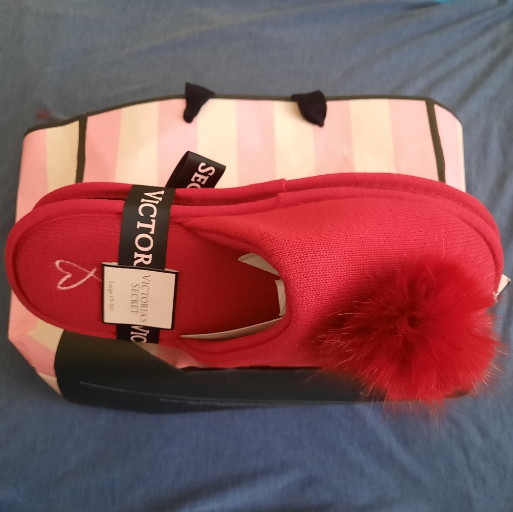Victoria's Secret slippers (9-10)